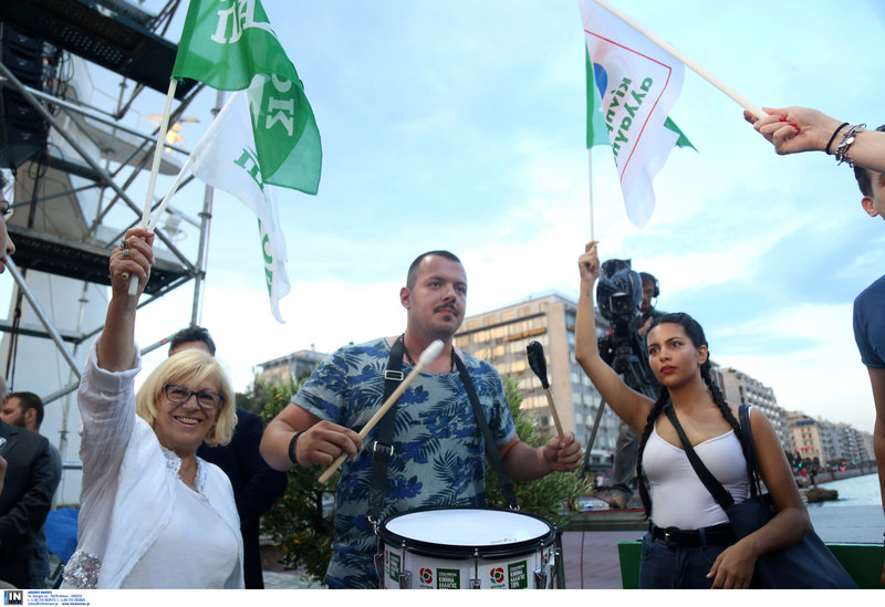 Μετά... μουσικής η υποδοχή της Φώφης Γεννηματά στη Θεσσαλονίκη