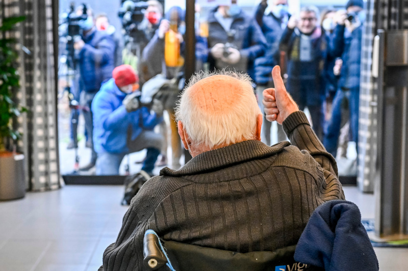 Κορωνοϊός: Ενοικοι οίκων ευγηρίας λαμβάνουν τα πρώτα εμβόλια στο Βέλγιο 1 germania belgio thumbs up