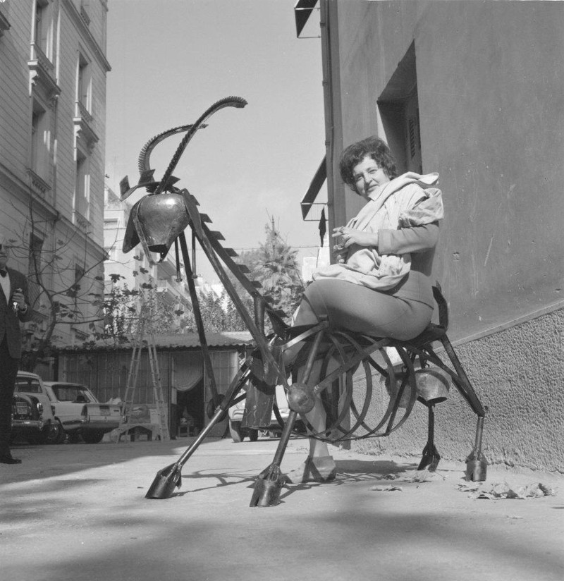 H γλύπτρια Ναταλία Μελά σε παλιά της φωτογραφία