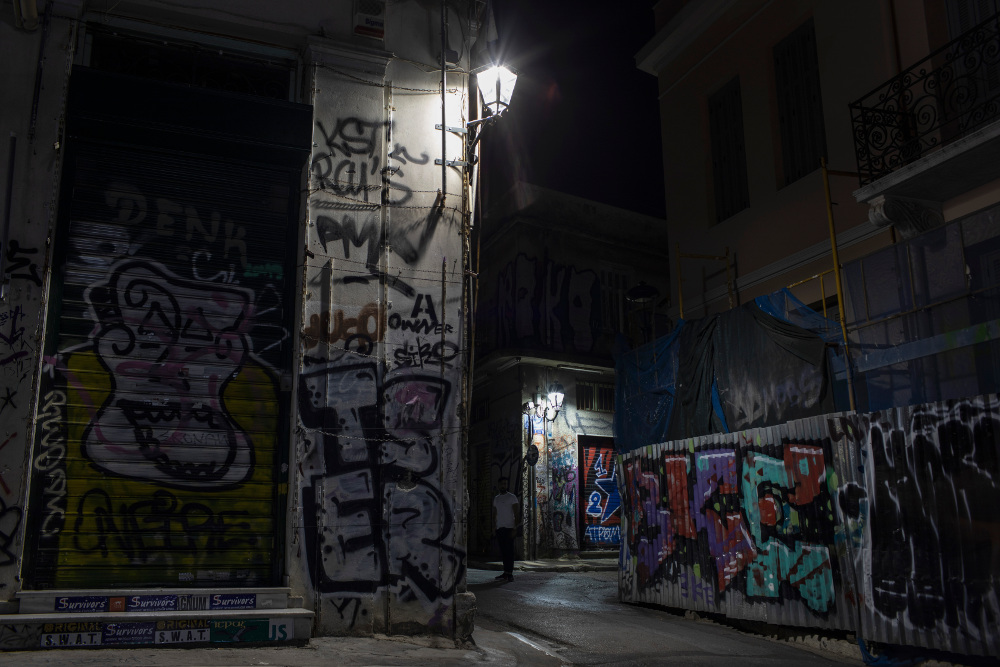 Το κέντρο της Αθήνας έχει γεμίσει με γκράφιτι με ακαταλαβίστικα σχήματα και νοήματα
