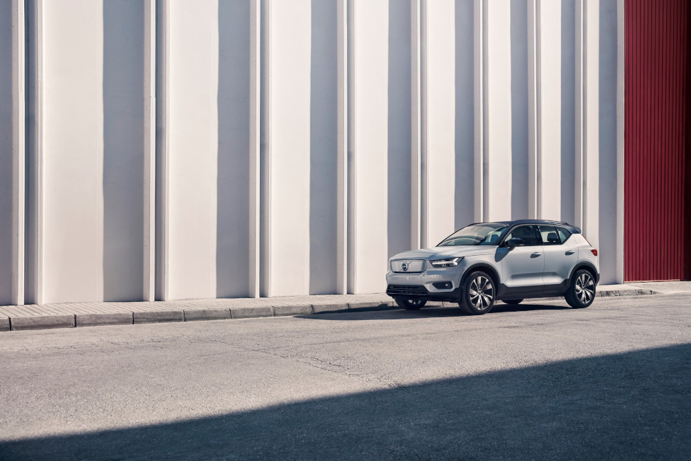 H Volvo αποκαλύπτει το ηλεκτρικό XC40