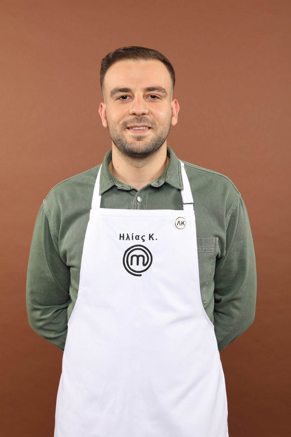Ο Ηλίας Κιαζόλι με την ποδιά του MasterChef 4