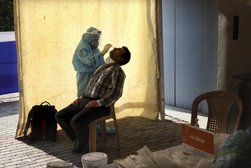 Άνδρας στην Ινδία εξετάζεται για κορωνοϊό