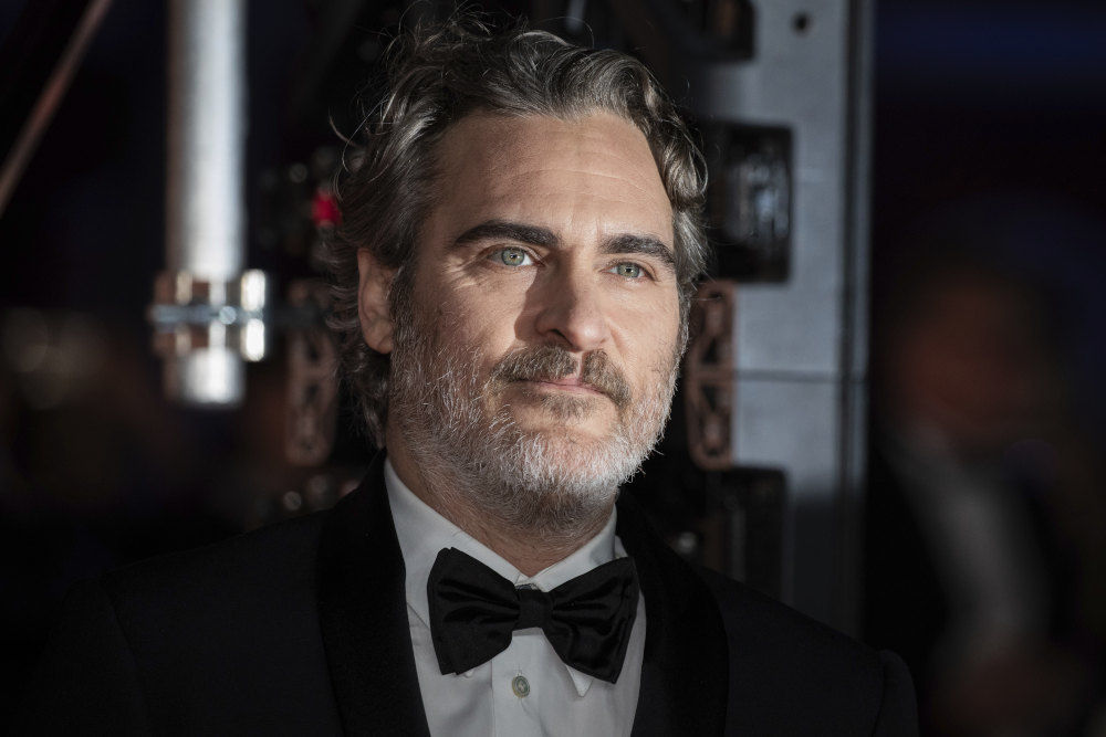 Το εκ γενετής σημάδι του Joaquin Phoenix είναι πιθανότατα μια ελαφριά μορφή σχιστίας, το επονομαζόμενο και λαγόχειλο