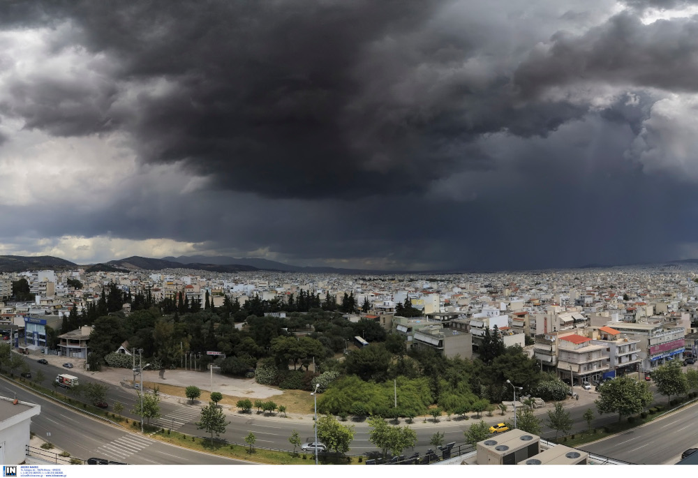 Καταιγιδοφόρο νέφος, ύψους 10 χλμ., έπληξε την Αττική -Τι καιρό θα κάνει αύριο
