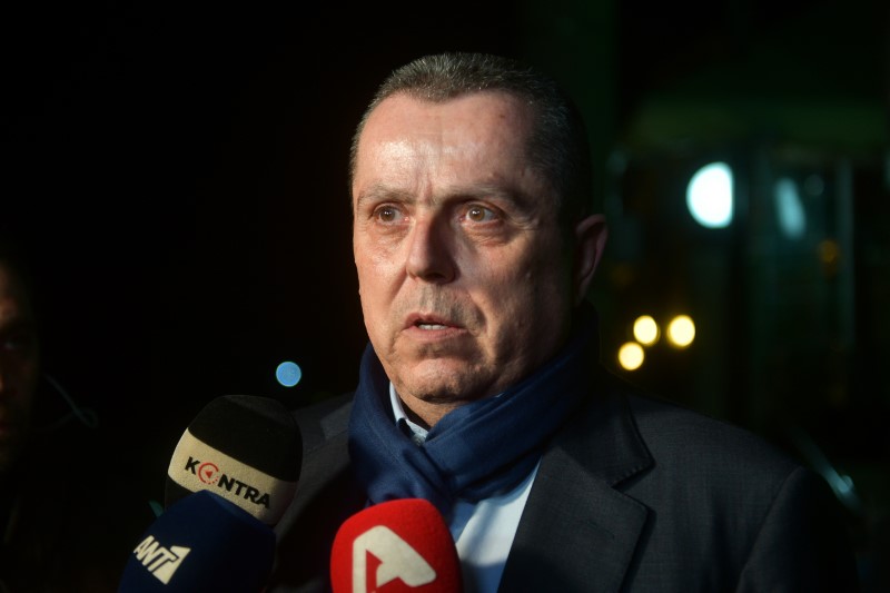 Ο εκδότης Νίκος Καραμανλής κάνει δηλώσεις μετά την εμπρηστική επίθεση