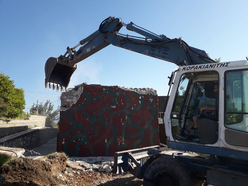 Οι μπουλντόζες έπιασαν δουλειά στην Κασσιόπη