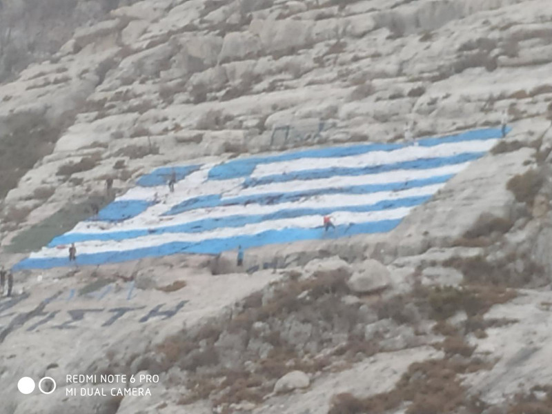 Καστελλόριζο: Δολιοφθορά με κόκκινη μπογιά στην ελληνική σημαία, αποκαταστάθηκε η ζημιά -Τι συνέβη με το drone [εικόνες