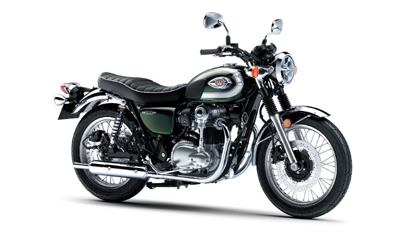 Με vintage αισθητική από άλλες εποχές, η νέα W800 είναι πιο κοντά στην αρχική W της δεκαετίας του 1960