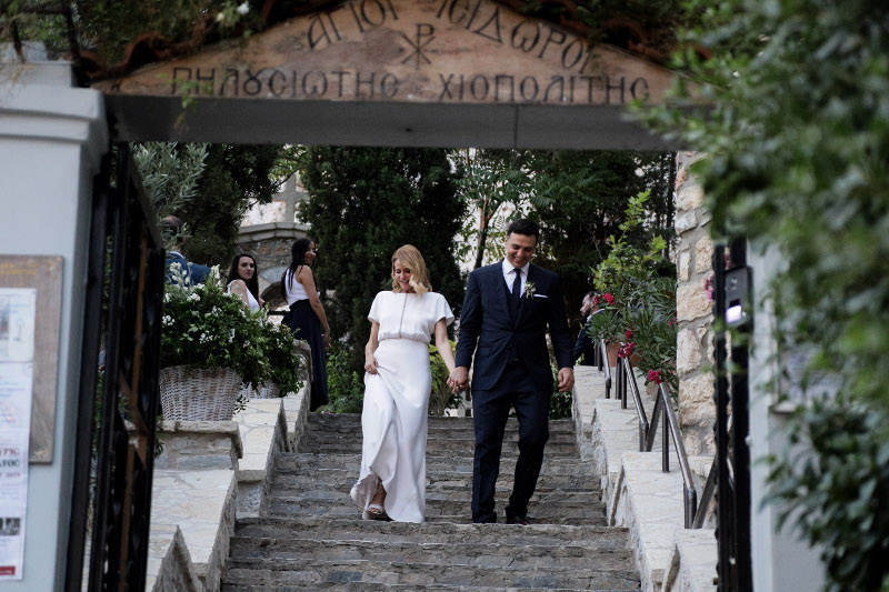 Η Τζένη Μπαλατσινού και ο Βασίλης Κικίλιας βγαίνουν από την εκκλησία μετά από το γάμο τους / Φωτογραφία: EUROKINISSI