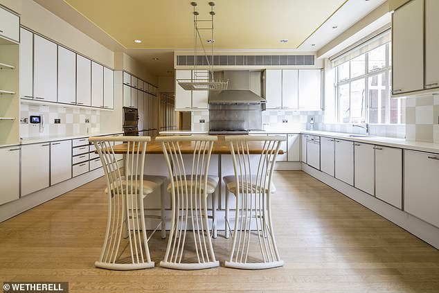 Î ÏελÏÏια κοÏ
ζίνα ÏÎ·Ï ÎºÎ±ÏÎ¿Î¹ÎºÎ¯Î±Ï Î¼ÏοÏεί να ÏÏÏÎÏει Ïολλά άÏομα