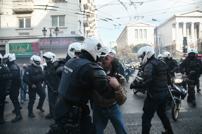 Φωτογραφίες ένταση επέτειος πολυτεχνείου 2020
