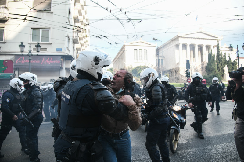 Φωτογραφίες ένταση επέτειος πολυτεχνείου 2020