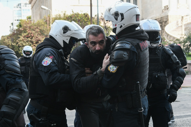 Φωτογραφίες ένταση επέτειος πολυτεχνείου 2020