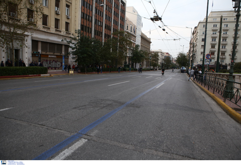 Ερήμωσαν οι κεντρικοί δρόμοι της Αθήνας λόγω των έκτακτων κυκλοφοριακών ρυθμίσεων για την επέτειο του Πολυτεχνείου / Φωτογραφία: INTIME NEWS