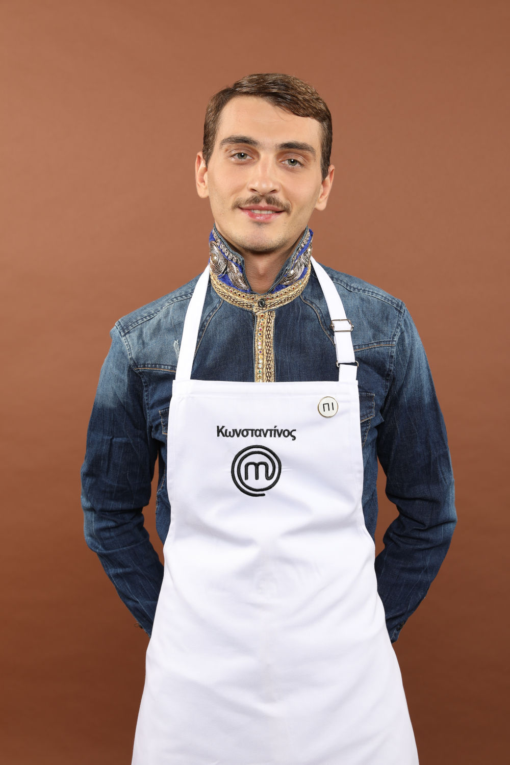 Ο Κωνσταντίνος Γατόπουλος με την ποδιά του MasterChef 4