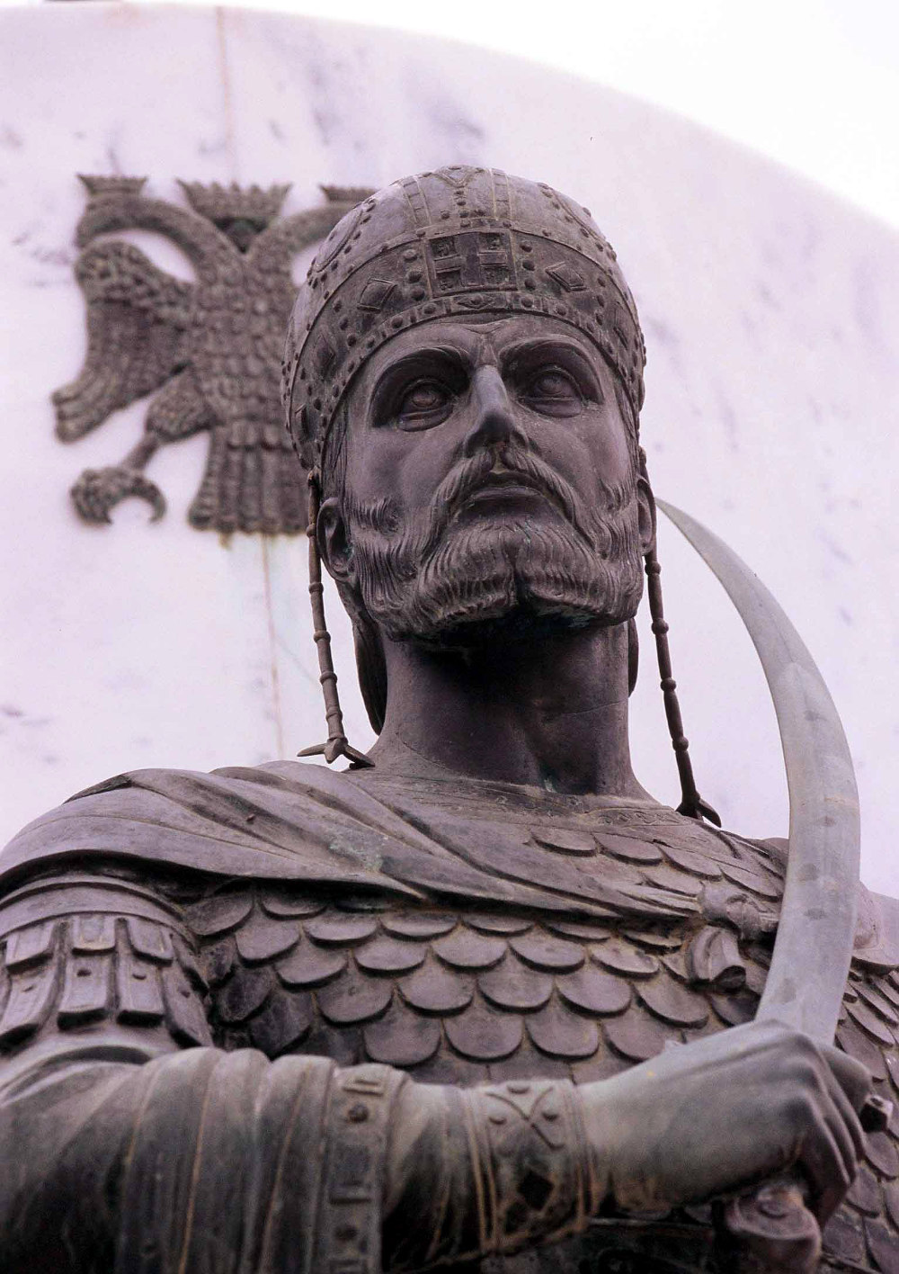 Το άγαλμα του Κωνσταντίνου Παλαιολόγου στη Λακωνία