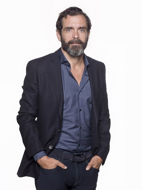 Ο Κωνσταντίνος Μαρκουλάκης αναλαμβάνει τον ρόλο του Μιχάλη στο «Λόγω Τιμής»