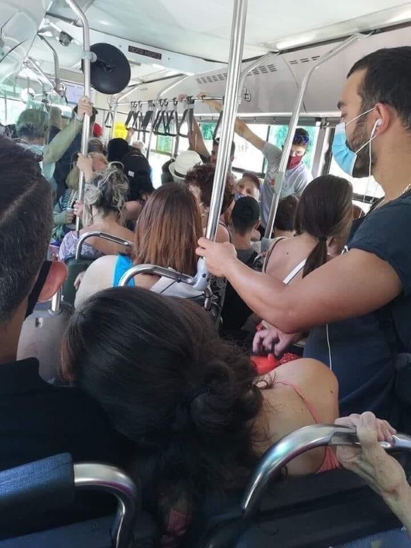 συνωστισμός σε λεωφορείο