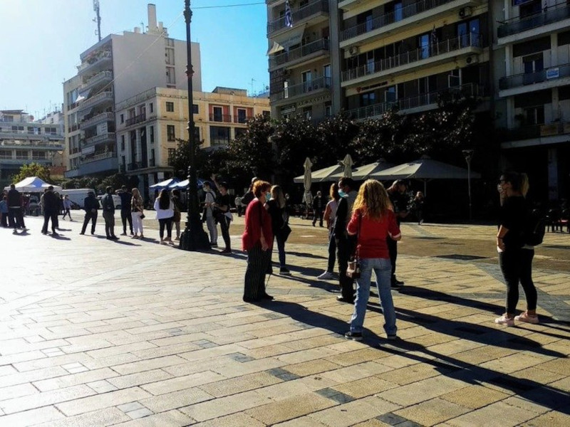 Κορωνοϊός Ουρές για rapid tests και στην Πάτρα