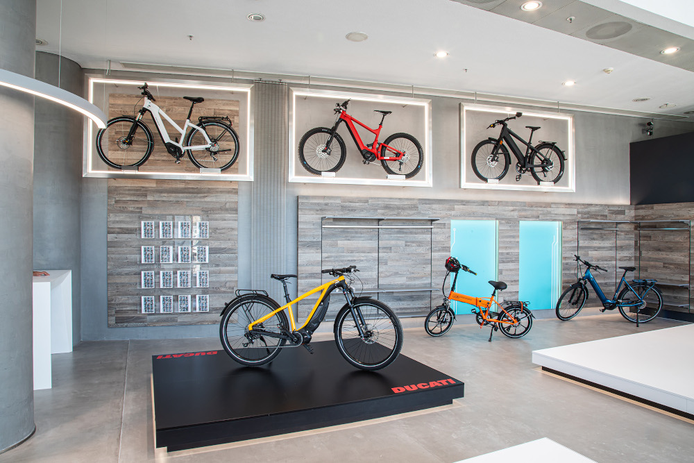 Tο πρώτο experience store με e-Bikes της Kosmoride