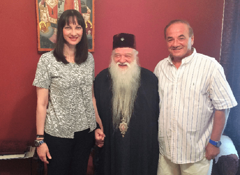 Η Ελενα Κουντουρά με τον Μητροπολίτη Αμβρόσιο