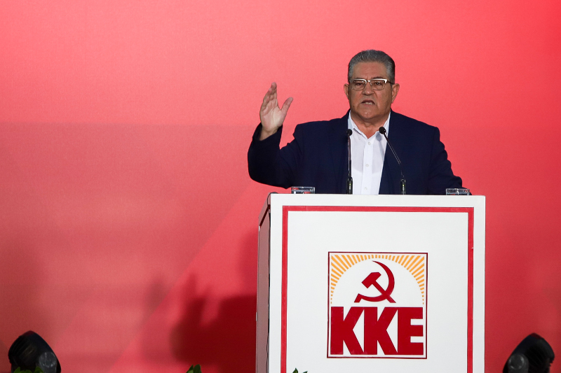 Ομιλία του Δημήτρη Κουτσούμπα στο Σύνταγμα / Φωτογραφία: EUROKINISSI