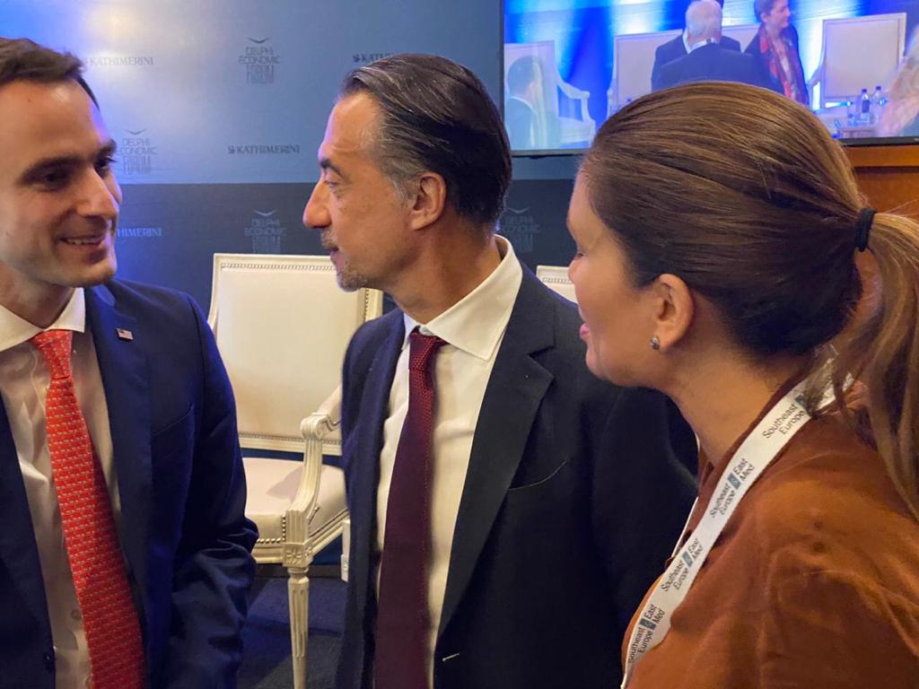 Αριστερά ο Μάικλ Κράτσιος και στη μέση ο Κρίστιαν Χατζημηνάς, Πρόεδρος του EFA GROUP και Αντιπρόεδρος Ελληνικής Ενωσης Επιχειρηματιών.
