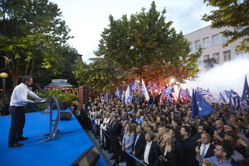 Ο κόσμος στην συγκέντρωση του Μητσοτάκη στην Λάρισα