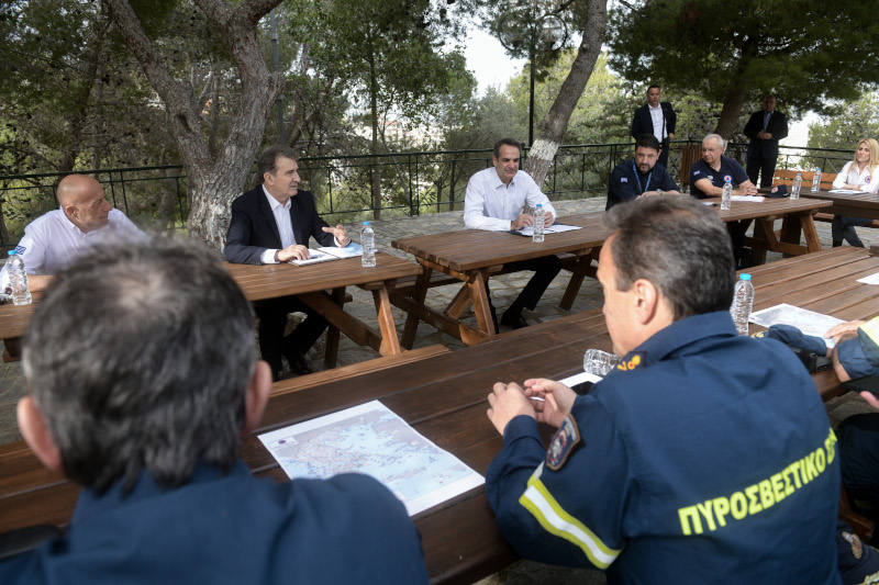 Κυριάκος Μητσοτάκης αντιπυρική περίοδος Μιχάλης Χρυσοχοΐδης και Νίκος Χαρδαλιάς