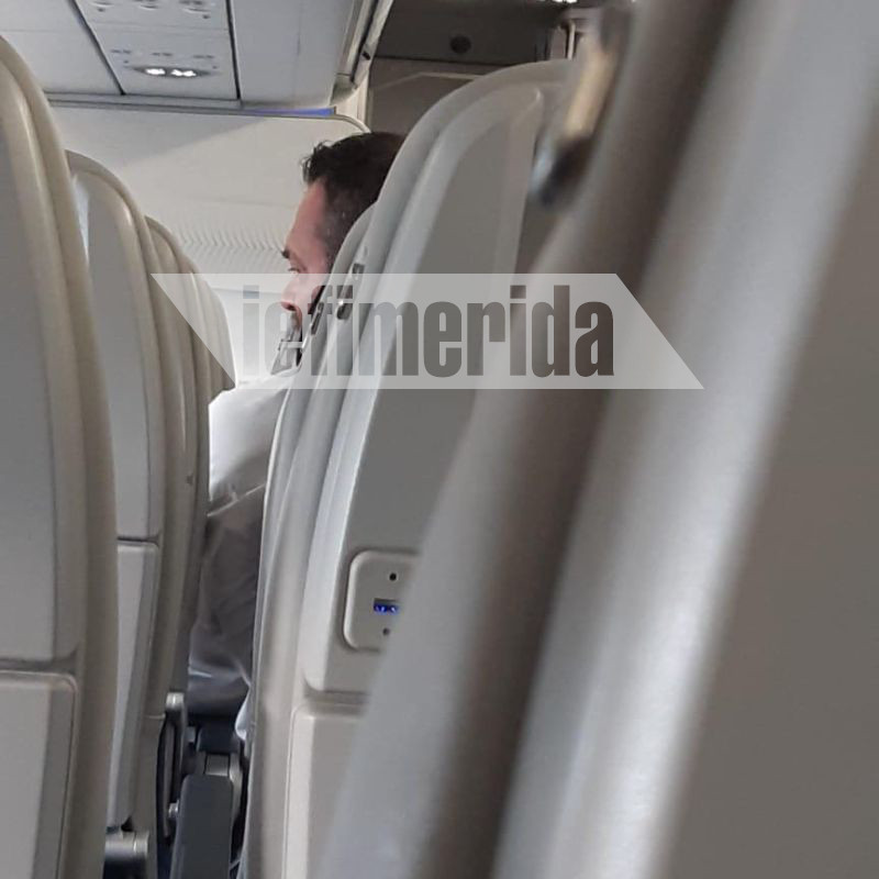 Στο αεροπλάνο ο Γιάννης Λαγός κάθισε στη Business Class