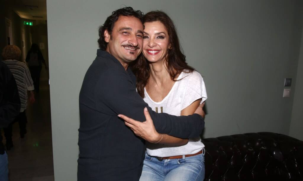 Βασίλης Χαραλαμπόπουλος, Κατερίνα Λέχου ποζάρουν αγκαλιά 20 χρόνια μέτα