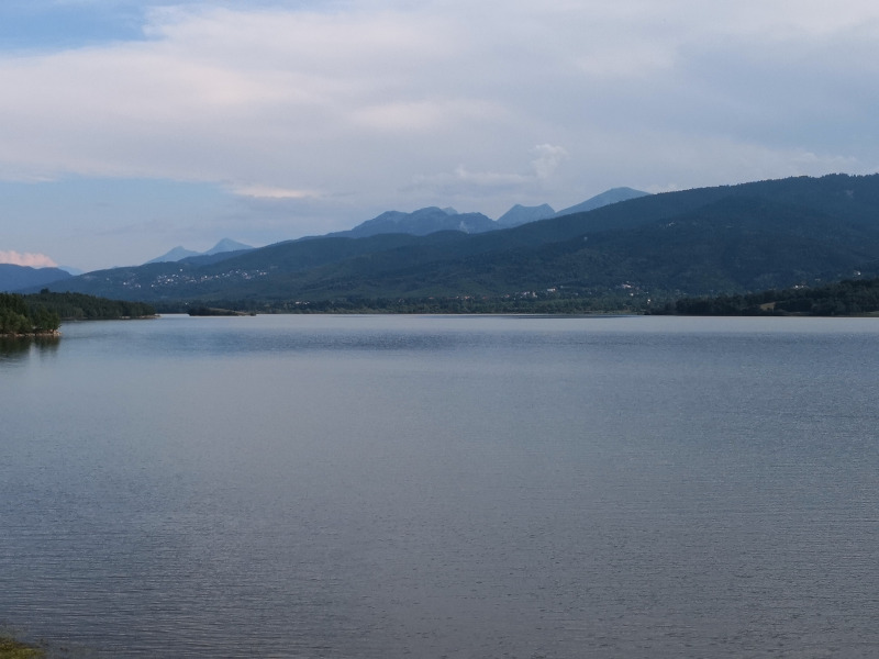 λιμνη