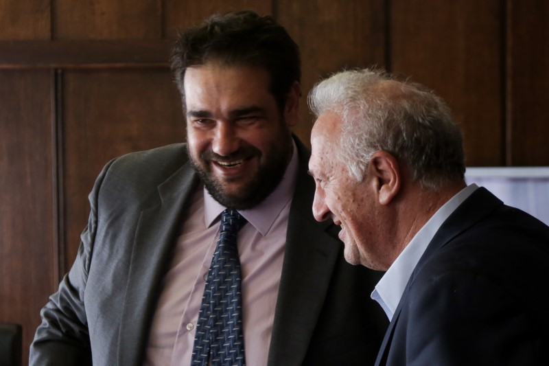 Ο υφυπουργός Εσωτερικών Θεόδωρος Λιβάνιος με τον βουλευτή του ΚΙΝΑΛ Κώστα Σκανδαλίδη
