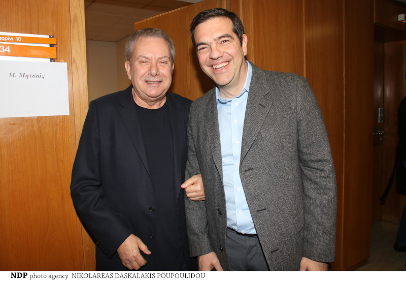 Ο Αλέξης Τσίπρας με τον Μανώλη Μητσιά στο Μέγαρο Μουσικής