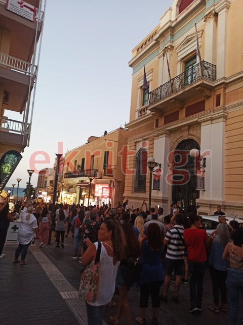 διαμαρτυρία κατά της μάσκας