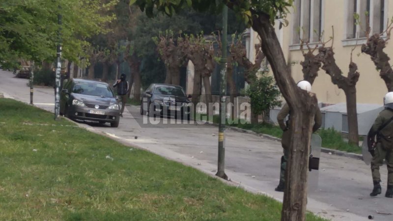 Επεισόδια σημειώνονται αυτή την ώρα στη συμβολή των οδών Πατησίων και Τοσίτσα