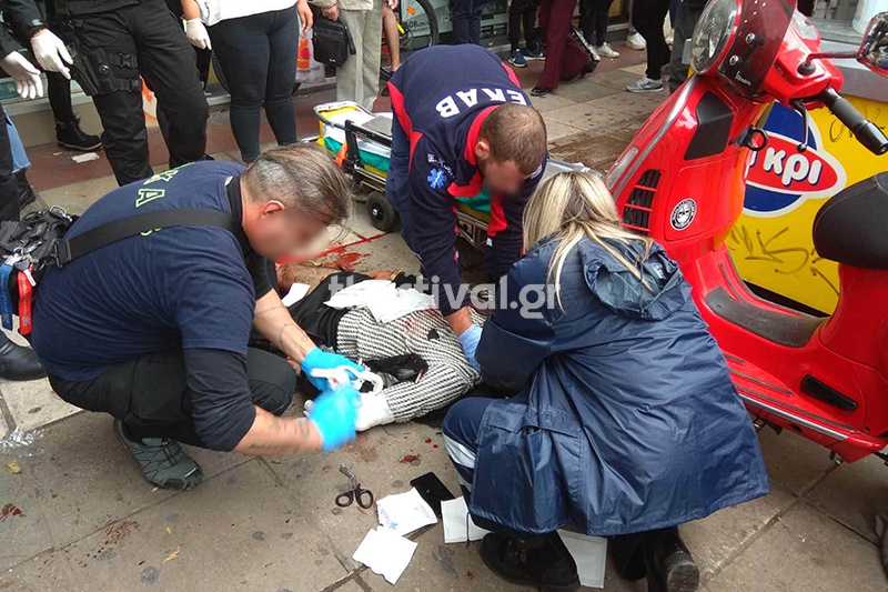 Σκληρές εικόνες: Μαχαίρωσαν Αλγερινό στο κέντρο της Θεσσαλονίκης