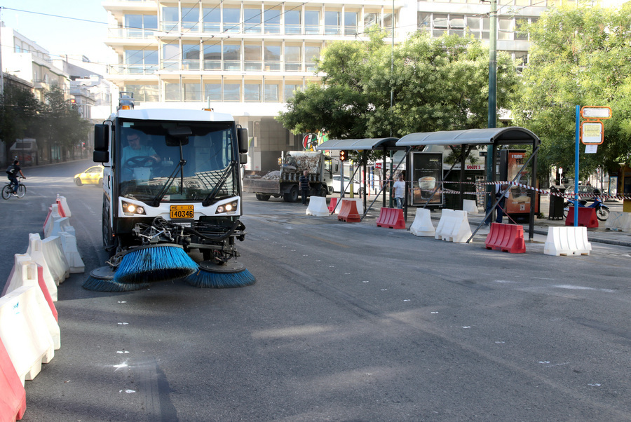 Ολα τα οχήματα του Δήμου Αθηνών επί ποδός