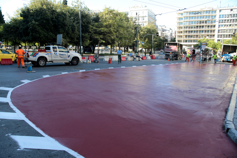 Οι απαραίτητες παρεμβάσεις στο δρόμο στην κάτω πλευρά του Συντάγματος