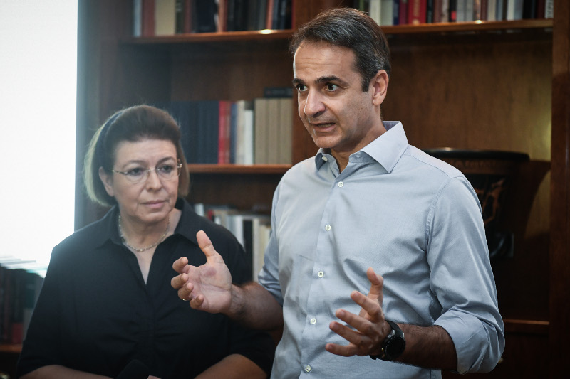 Ο Κυριάκος Μητσοτάκης με την Λίνα Μενδώνη 
