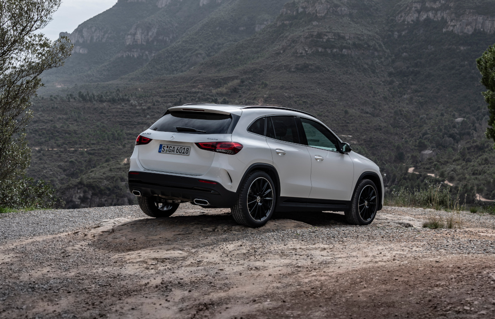 Πόσο στοιχίζει η πιο προσιτή Mercedes GLA στην Ελλάδα;