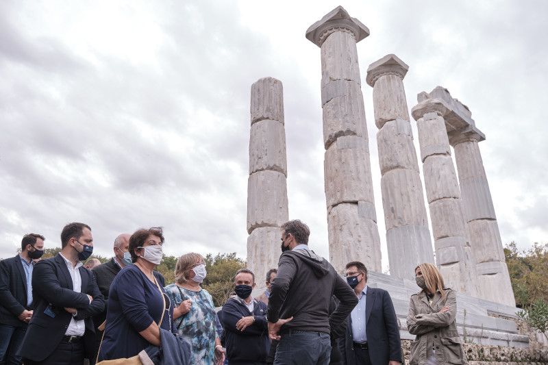 Ο Κυριάκος Μητσοτάκης στον αρχαιολογικό χώρο Σαμοθράκης