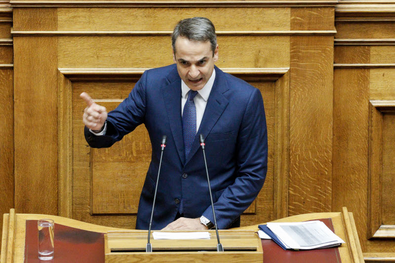 Ο Κυριάκος Μητσοτάκης κατά την απάντησή του στον Αλέξη Τσίπρα