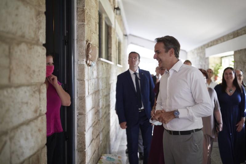 Μητσοτάκης: Η Ελλάδα έχει πλέον ένα σύγχρονο και διαφανές σύστημα αναδοχής και υιοθεσίας | ΠΟΛΙΤΙΚΗ