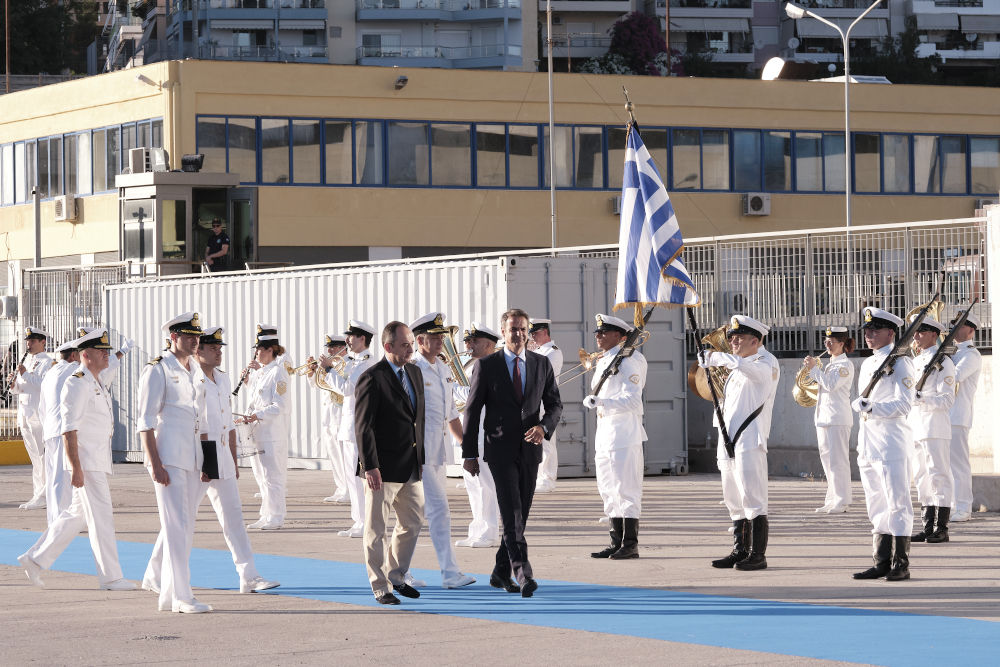 Ο Κυριάκος Μητσοτάκης μαζί με τον υπουργό Ναυτιλίας Γιάννη Πλακιωτάκη