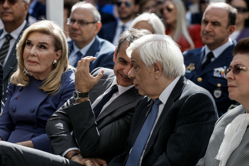 «Πηγαδάκι» του πρωθυπουργού με τον Προκόπη Παυλόπουλο