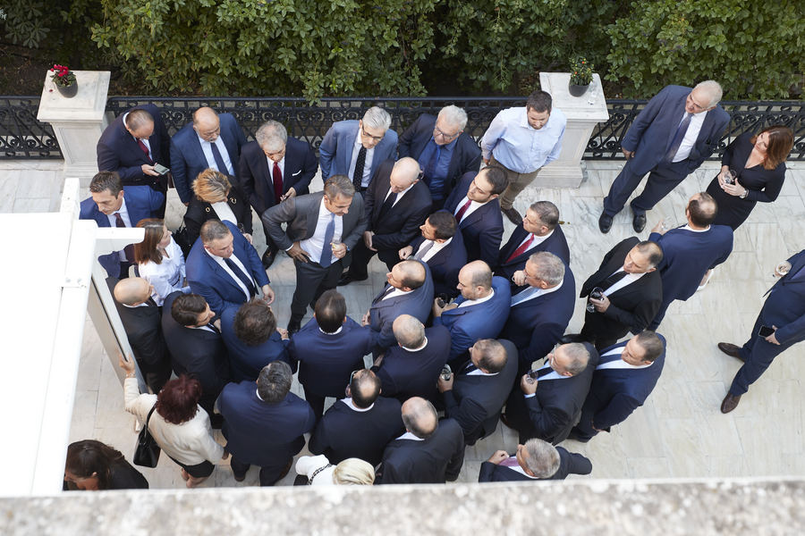 Συνάντηση Μητσοτάκη με 80 περίπου πρωτοεκλεγέντες βουλευτές της ΝΔ
