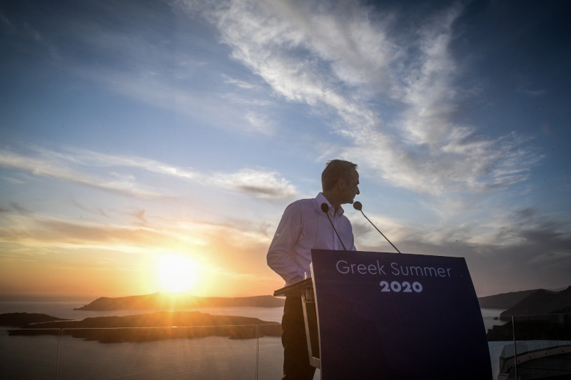 Ο Κυριάκος Μητσοτάκης στην Σαντορίνη 