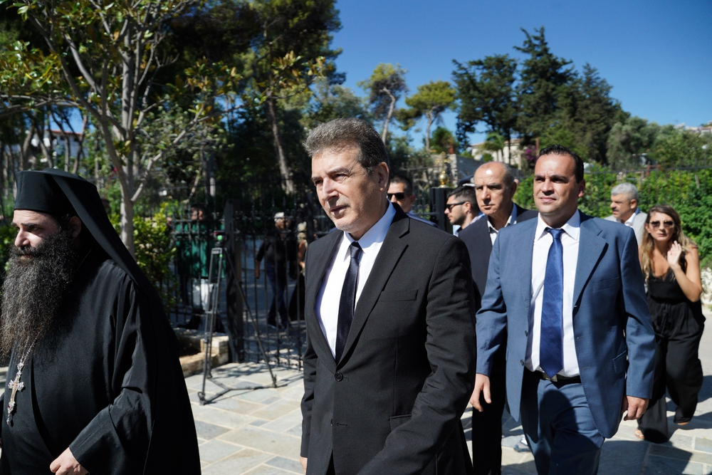 Το παρών στο μνημόσυνο έδωσε και ο υπουργός Προστασίας του Πολίτη, Μιχάλης Χρυσοχοϊδης